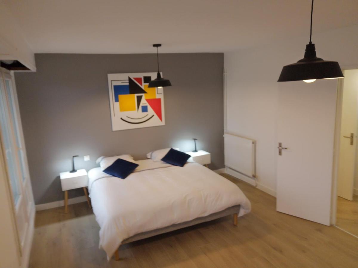 Appartement tout confort 2 chbres - 72m2 - avec terrasse et vue Pyrénées Pau Exterior foto
